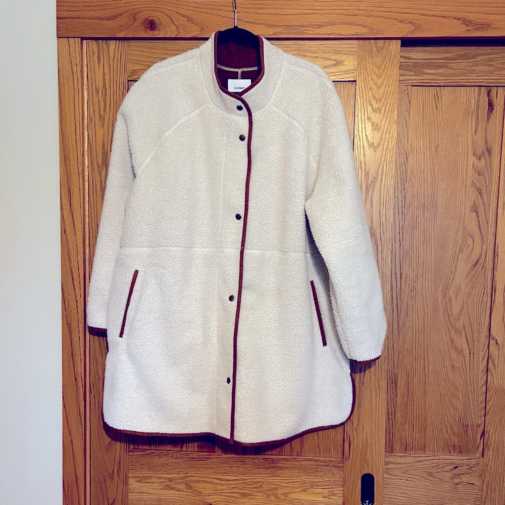 Old Navy Longline Sherpa Jacket in XXL . Like New.